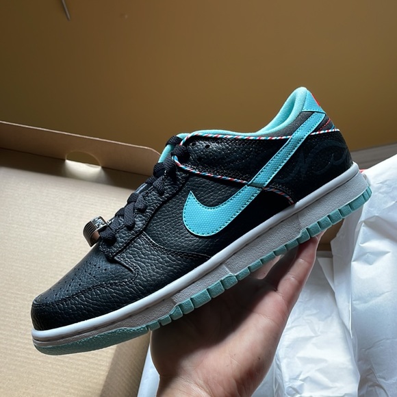 Nike Dunk Low - Picture 3 of 9